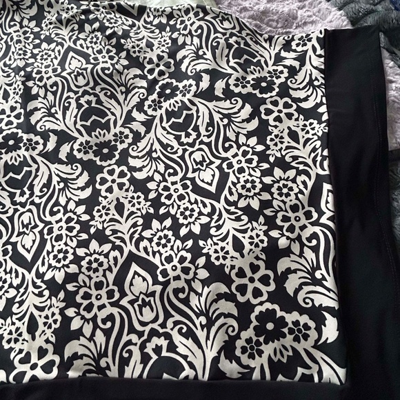 PONCHO, BLACK/TAUPE, ONE SIZE, CANADIAN MADE!, SILKY POLYESTER, ARTIZAN BY ROBIN - Picture 6 of 7